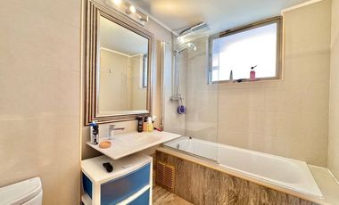 ARRIENDO Excelente DUPLEX Vitacura 4D 2E