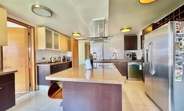 ARRIENDO Excelente DUPLEX Vitacura 4D 2E