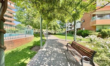 ARRIENDO Excelente DUPLEX Vitacura 4D 2E