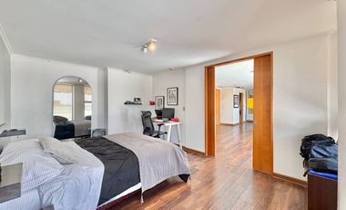 ARRIENDO Excelente DUPLEX Vitacura 4D 2E