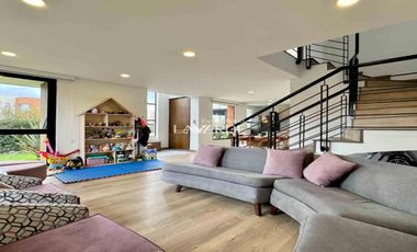 Casa en Renta en Acacia Santa Clara con Amplias Zonas Verdes