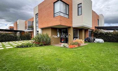 Casa en Renta en Acacia Santa Clara con Amplias Zonas Verdes