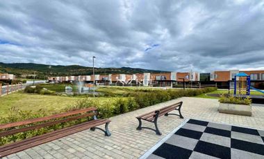 Casa en Renta en Acacia Santa Clara con Amplias Zonas Verdes