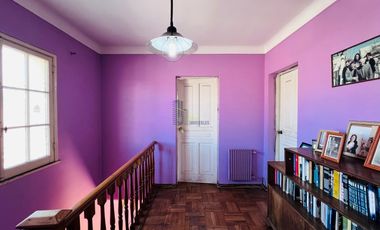 CASA CLÁSICA EN VENTA EN ÑUÑOA, 4 DORMITORIOS 4 BAÑOS