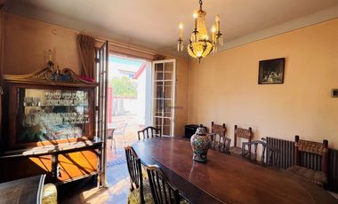 CASA CLÁSICA EN VENTA EN ÑUÑOA, 4 DORMITORIOS 4 BAÑOS