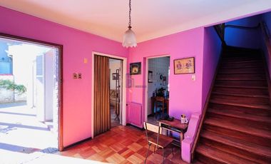CASA CLÁSICA EN VENTA EN ÑUÑOA, 4 DORMITORIOS 4 BAÑOS
