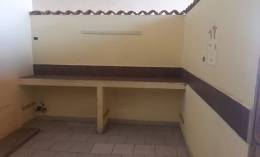 LOCALES  RENTA SOBRE EL PERIFÉRICO