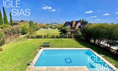 Casa en venta y alquiler, vista al lago en Los Castores, Nordelta