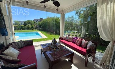 Casa en venta y alquiler, vista al lago en Los Castores, Nordelta