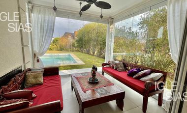 Casa en venta y alquiler, vista al lago en Los Castores, Nordelta