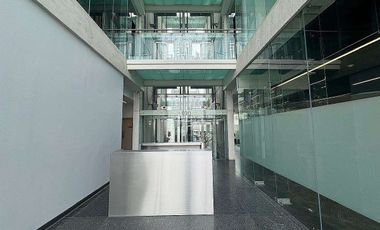 Renta oficina de 312m2 en edificio zona Valle San Pedro Garza García