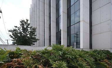 Renta oficina de 312m2 en edificio zona Valle San Pedro Garza García