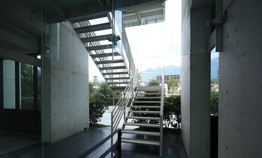 Renta oficina de 312m2 en edificio zona Valle San Pedro Garza García