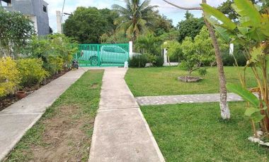 CASA DE CAMPO AMPLIO TERRENO FRENTE AL RIO TUXPAN.