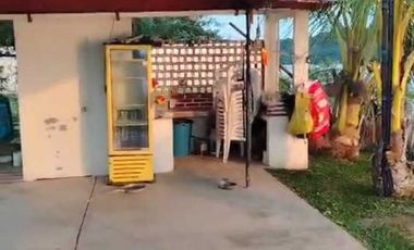 CASA DE CAMPO AMPLIO TERRENO FRENTE AL RIO TUXPAN.