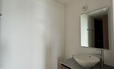 Departamento en renta en Sky View en Zona Esmeralda nuevo y equipado