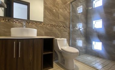 En renta Casa Capital Norte Zapopan coto Carrara