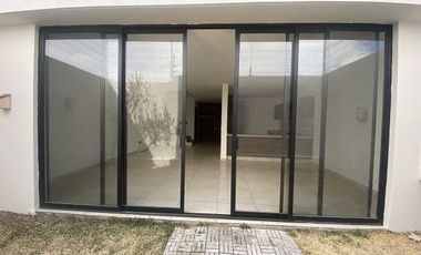 En renta Casa Capital Norte Zapopan coto Carrara