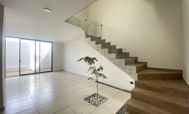 En renta Casa Capital Norte Zapopan coto Carrara