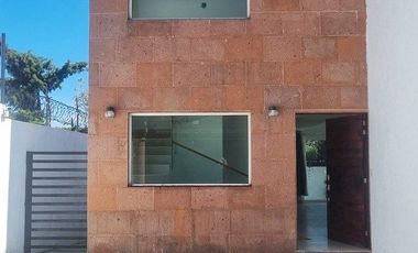 Espectacular Residencia en Bosques del Lago: Espacio, Confort y Naturaleza