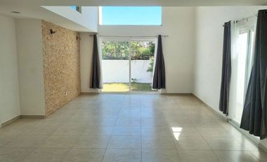 Espectacular Residencia en Bosques del Lago: Espacio, Confort y Naturaleza