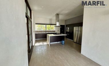 Casa en Renta con Alberca en Coto Privado Las Parotas Colima