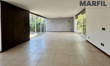 Casa en Renta con Alberca en Coto Privado Las Parotas Colima