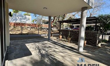 Casa en Renta con Alberca en Coto Privado Las Parotas Colima