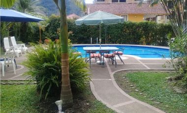 CASA EN VENTA- EN CONDOMINIO- LA VEGA 222m2-LOTE 670m2- $1000mm