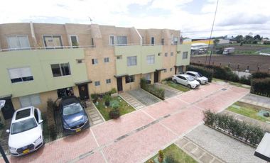 Arriendo Casa Conjunto Cerrado Cota $ 3.500.000