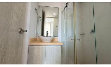 SE ARRIENDA APARTAMENTO DOS ALCOBAS EN MANGA - EDIFICIO BARI
