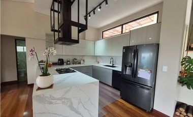 ESPECIAL CASA MODERNA 3 NIVELES MEJOR PRECIO YERBABONITA