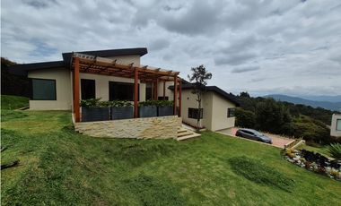 ESPECIAL CASA MODERNA 3 NIVELES MEJOR PRECIO YERBABONITA