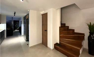 VENTA CASA TRES NIVELES SECTOR SURAMERICA