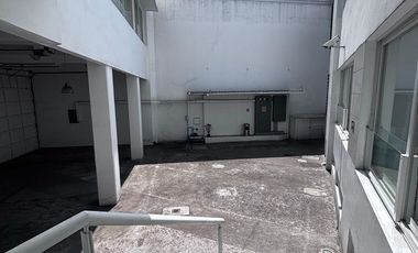 Edificio Comercial en Crédito Constructor