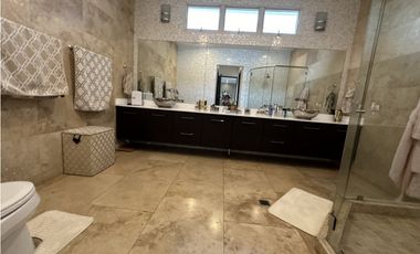 Casa Fairways Estates - Santa Maria - frente al golf $2,350,000