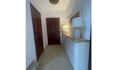 Venta de casa en Clayton - Sendero de camino de cruces Negociable