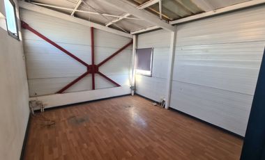 Excelente galpón industrial - comercial en Quinta Normal