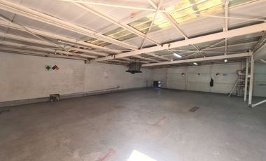 Excelente galpón industrial - comercial en Quinta Normal
