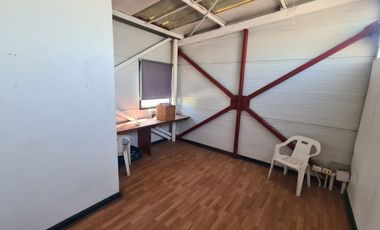 Excelente galpón industrial - comercial en Quinta Normal