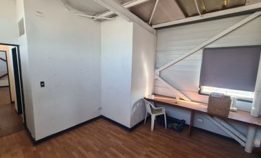 Excelente galpón industrial - comercial en Quinta Normal