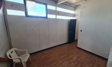 Excelente galpón industrial - comercial en Quinta Normal