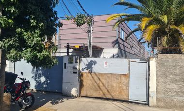 Excelente galpón industrial - comercial en Quinta Normal