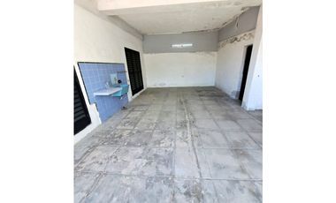 Venta Casa 2 dormitorios con cochera y local comercial