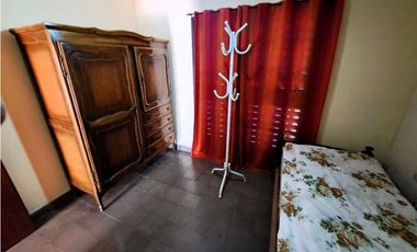 Venta Casa 2 dormitorios con cochera y local comercial