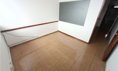 ALQUILER - OFICINA + PRIVADO - ITUZAINGO N° 94 - B° CENTRO