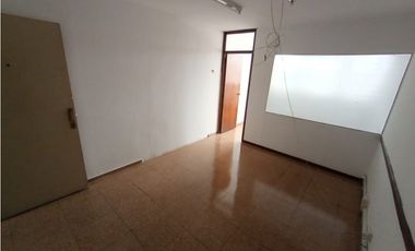ALQUILER - OFICINA + PRIVADO - ITUZAINGO N° 94 - B° CENTRO