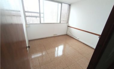 ALQUILER - OFICINA + PRIVADO - ITUZAINGO N° 94 - B° CENTRO