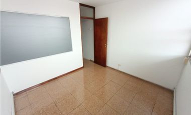 ALQUILER - OFICINA + PRIVADO - ITUZAINGO N° 94 - B° CENTRO