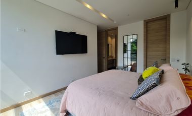 ARRIENDO (SIN AMOBLAR) APARTAMENTO EN ENVIGADO, LOMA DEL ESCOBERO